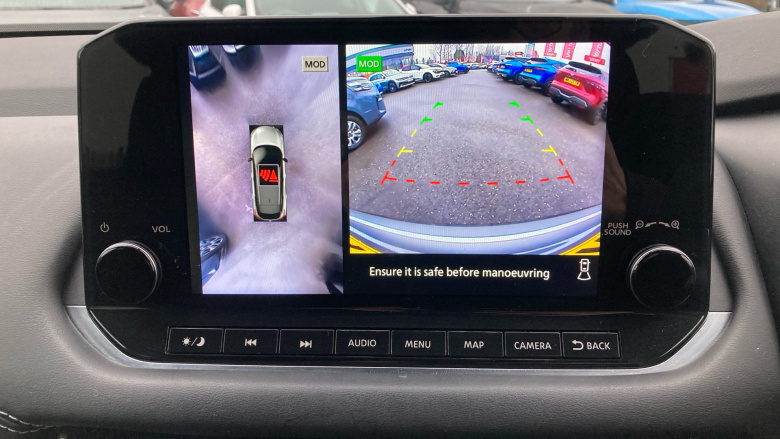 Nissan Qashqai 1.3 DiG-T MH N-Connecta 5dr Petrol Hatchback